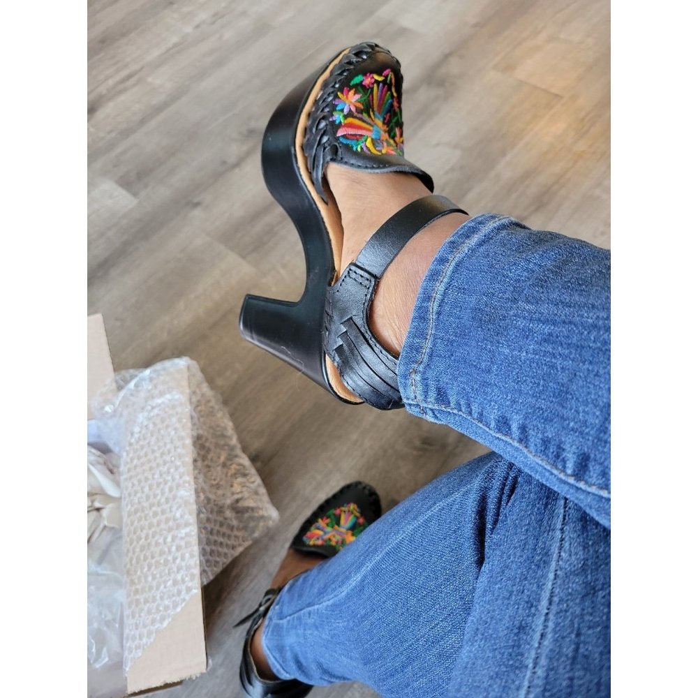 Sandals - Picture 4 of 4